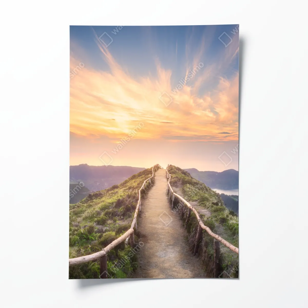 Plakat ścieżka na grzbiecie górskim przy zachodzie słońca nad jeziorem – Wallissimo® Plakat ścieżka na grzbiecie górskim przy zachodzie słońca nad jeziorem – Wallissimo®