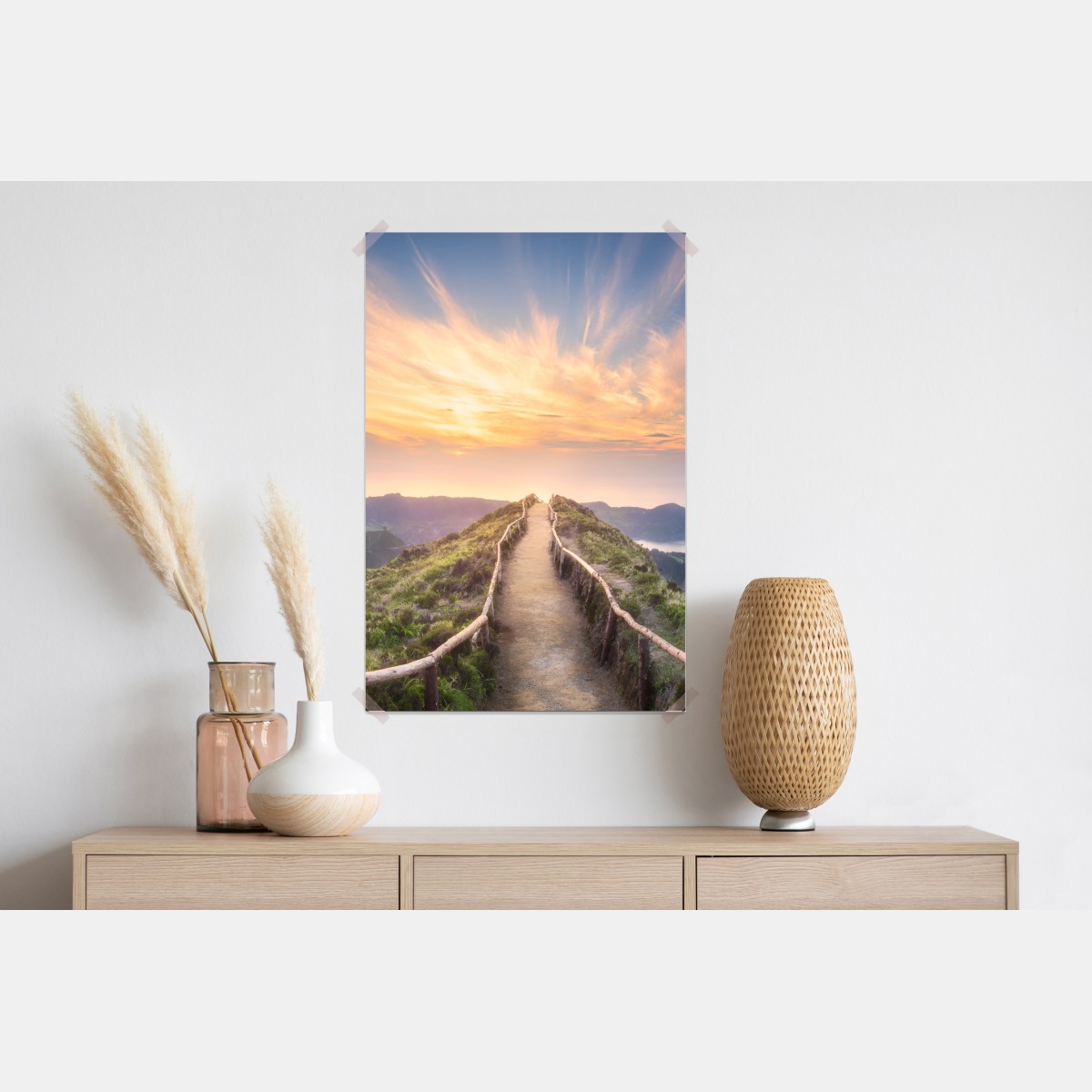 Plakat ścieżka na grzbiecie górskim przy zachodzie słońca nad jeziorem – Wallissimo® Plakat ścieżka na grzbiecie górskim przy zachodzie słońca nad jeziorem – Wallissimo®