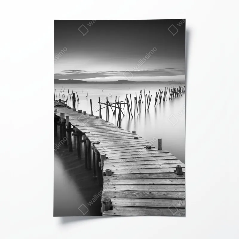 Plakat spokojne drewniane molo o zmierzchu