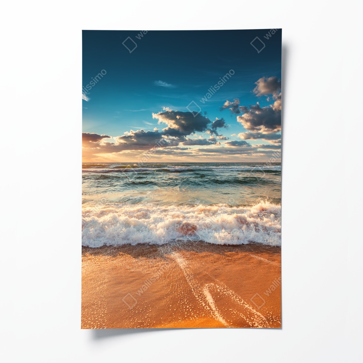 Poster golden sunrise over the ocean shore