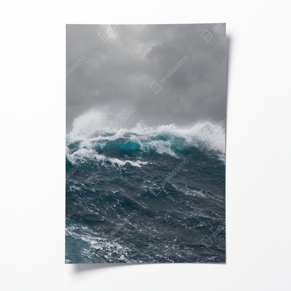 Poster stormy sea with crashing waves