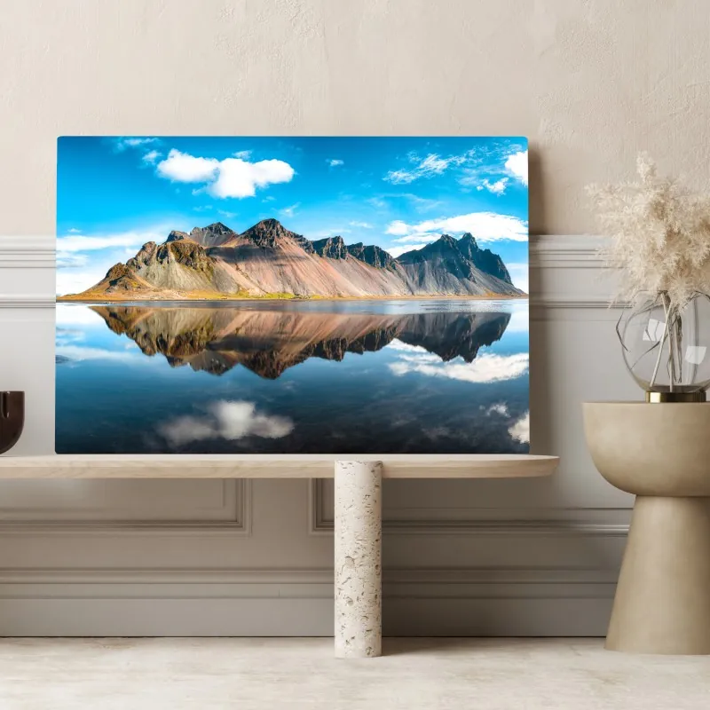 Obraz na płótnie odbicie Vestrahorn na spokojnych wodach Stokksnes, Islandia – Wallissimo® Obraz na płótnie odbicie Vestrahorn na spokojnych wodach Stokksnes, Islandia – Wallissimo®