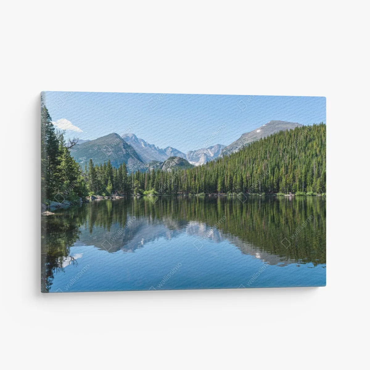 Obraz na płótnie górskie jezioro z odbiciem lasu i szczytów – Wallissimo® Obraz na płótnie górskie jezioro z odbiciem lasu i szczytów – Wallissimo®