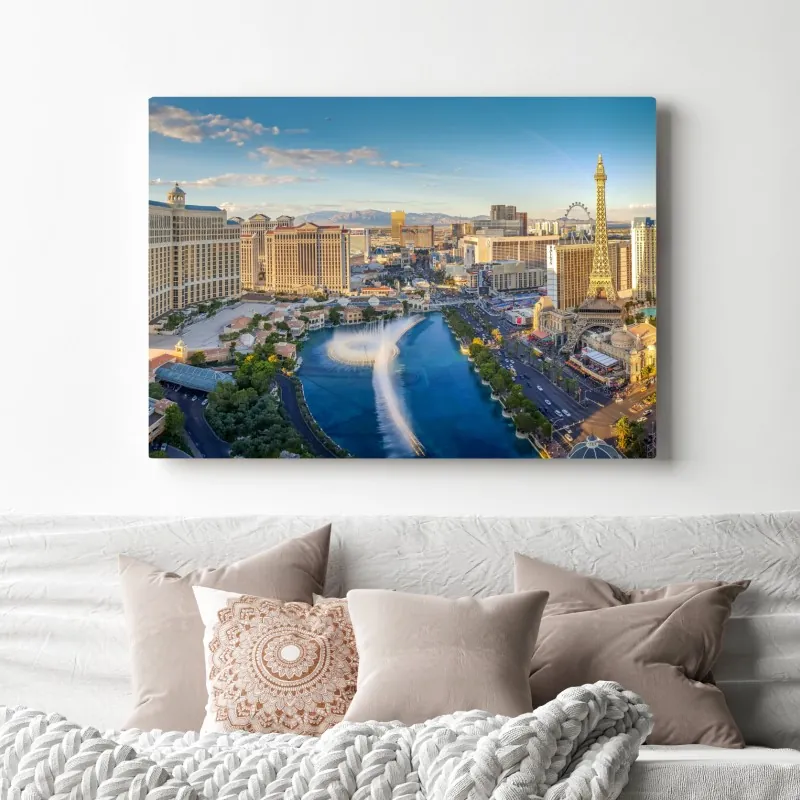 Obraz na płótnie słoneczna panorama Las Vegas z tańczącymi fontannami i wieżą Eiffla – Wallissimo® Obraz na płótnie słoneczna panorama Las Vegas z tańczącymi fontannami i wieżą Eiffla – Wallissimo®