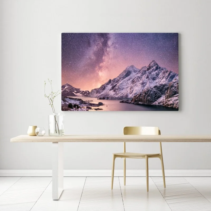Obraz na płótnie droga mleczna nad ośnieżonymi górami w Norwegii – Wallissimo® Obraz na płótnie droga mleczna nad ośnieżonymi górami w Norwegii – Wallissimo®