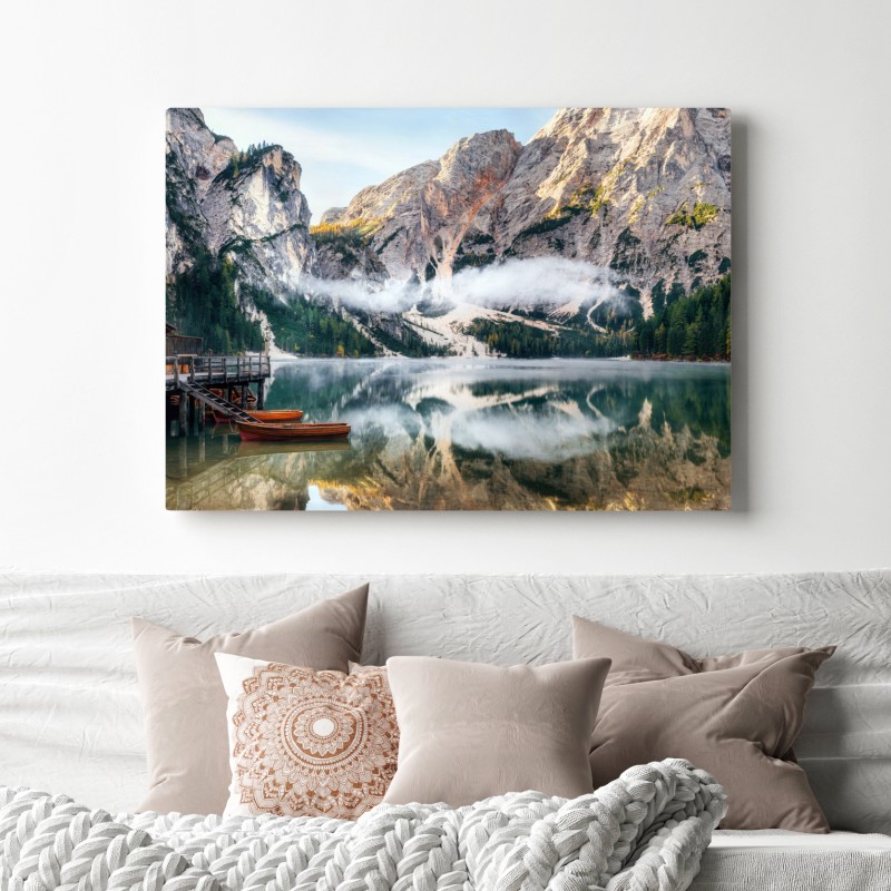 Obraz na płótnie mgła nad alpejskim jeziorem – Wallissimo® Obraz na płótnie mgła nad alpejskim jeziorem – Wallissimo®