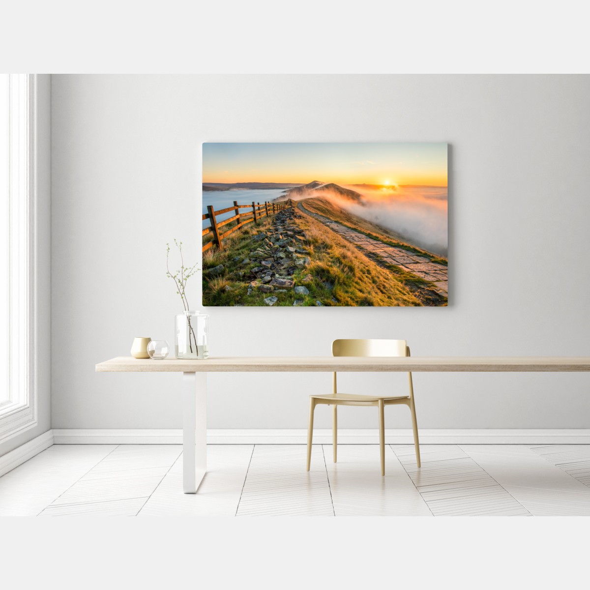 Obraz na płótnie wschód słońca nad mglistym grzbietem z kamienną ścieżką – Wallissimo® Obraz na płótnie wschód słońca nad mglistym grzbietem z kamienną ścieżką – Wallissimo®