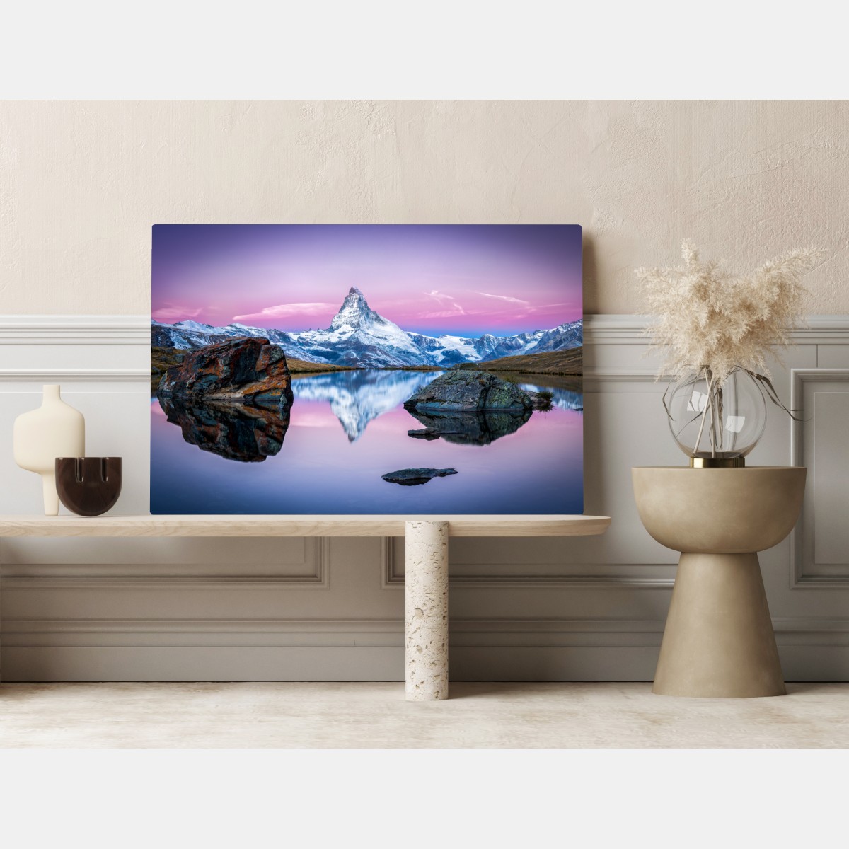 Obraz na płótnie majestatyczny alpejski szczyt odbity w spokojnym jeziorze – Wallissimo® Obraz na płótnie majestatyczny alpejski szczyt odbity w spokojnym jeziorze – Wallissimo®