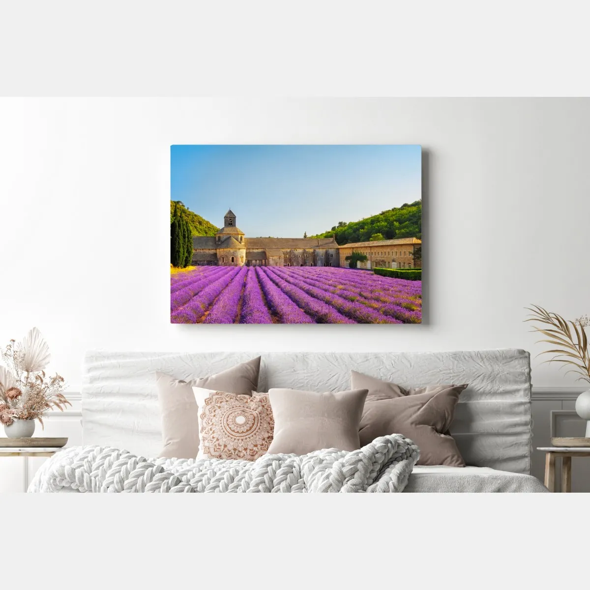 Obraz na płótnie pola lawendy przy Opactwie Sénanque, Prowansja – Wallissimo® Obraz na płótnie pola lawendy przy Opactwie Sénanque, Prowansja – Wallissimo®