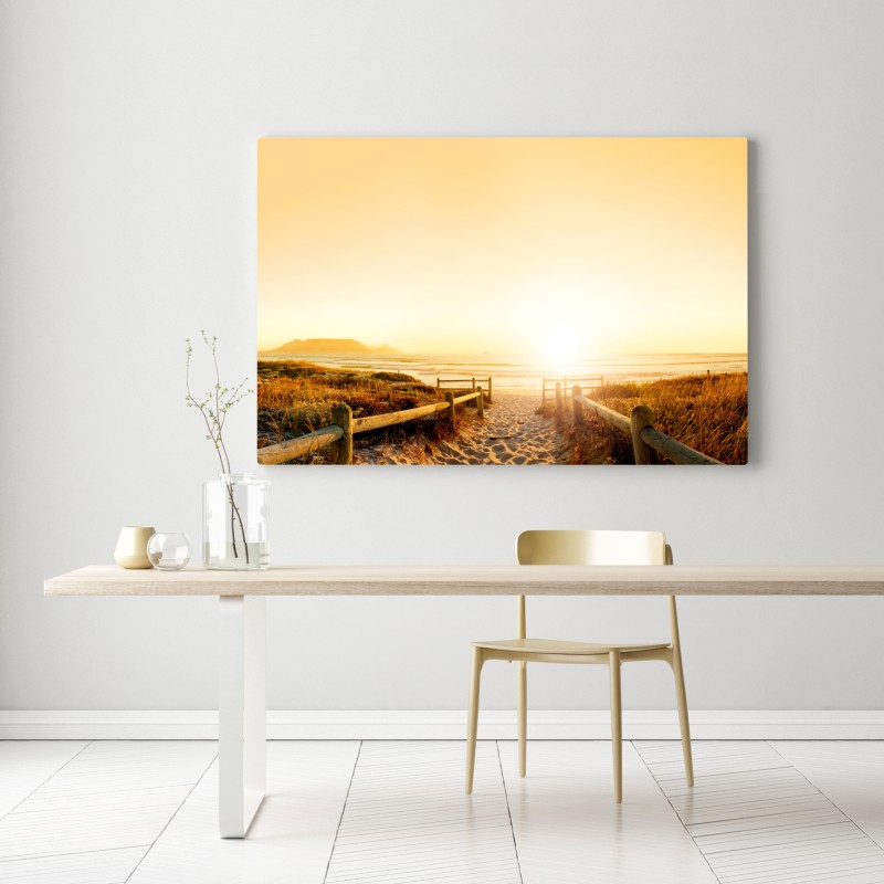 Obraz na płótnie złota panorama zachodu słońca nad plażą z Górą Stołową – Wallissimo® Obraz na płótnie złota panorama zachodu słońca nad plażą z Górą Stołową – Wallissimo®