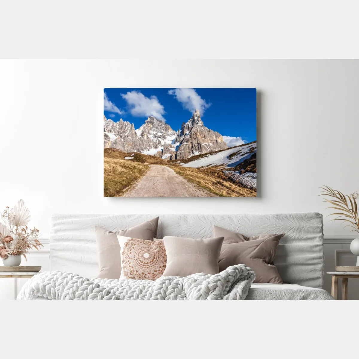 Obraz na płótnie strzeliste szczyty górskie i wijąca się ścieżka – Wallissimo® Obraz na płótnie strzeliste szczyty górskie i wijąca się ścieżka – Wallissimo®