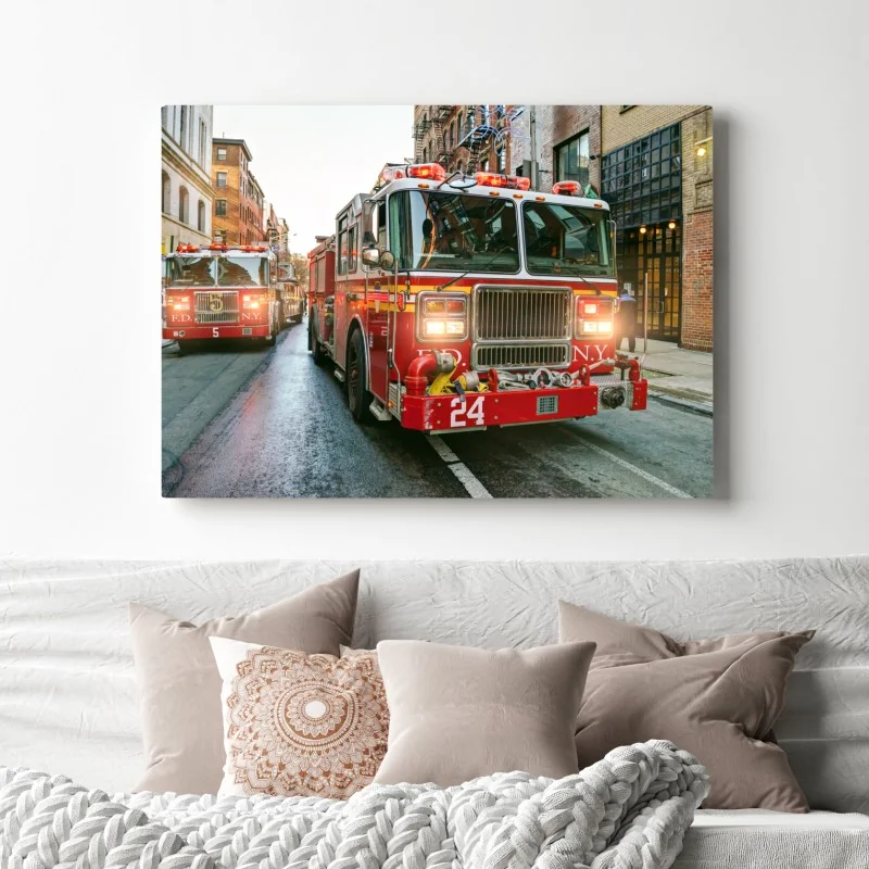 Obraz na płótnie wozy strażackie na ulicy Manhattan, Nowy Jork – Wallissimo® Obraz na płótnie wozy strażackie na ulicy Manhattan, Nowy Jork – Wallissimo®