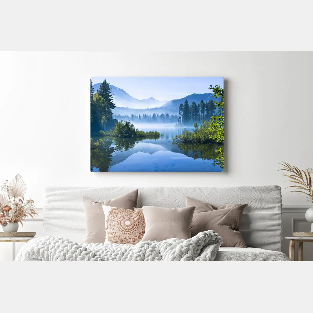 Obraz na płótnie mglista górska tafla jeziora z odbiciem – Wallissimo® Obraz na płótnie mglista górska tafla jeziora z odbiciem – Wallissimo®