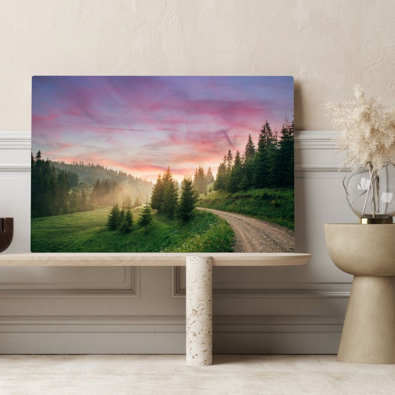 Obraz na płótnie mglisty zachód słońca w sosnowym lesie – Wallissimo® Obraz na płótnie mglisty zachód słońca w sosnowym lesie – Wallissimo®