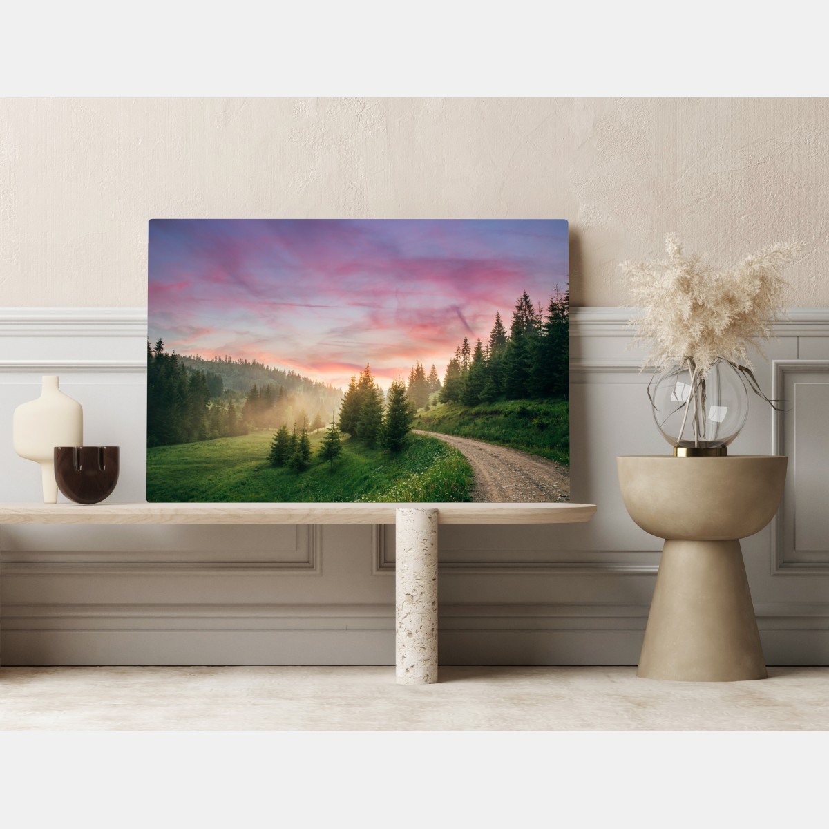 Obraz na płótnie mglisty zachód słońca w sosnowym lesie – Wallissimo® Obraz na płótnie mglisty zachód słońca w sosnowym lesie – Wallissimo®