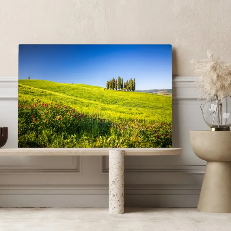 Obraz na płótnie słoneczne zielone wzgórza z cyprysami – Wallissimo® Obraz na płótnie słoneczne zielone wzgórza z cyprysami – Wallissimo®