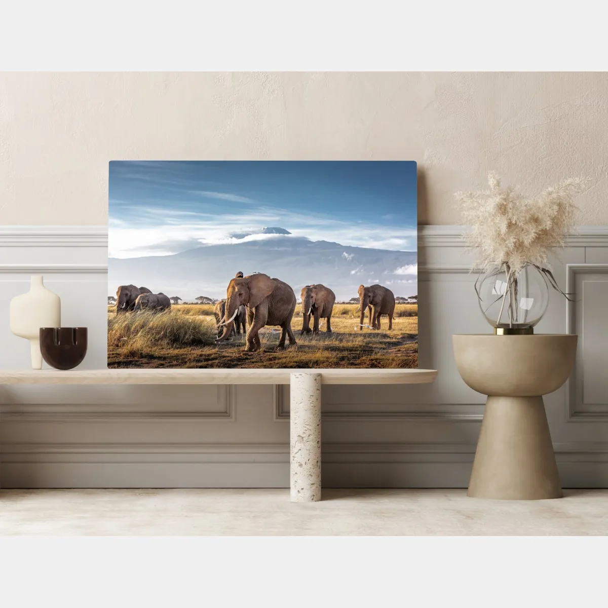 Obraz na płótnie stado słoni przed Kilimandżaro – Wallissimo® Obraz na płótnie stado słoni przed Kilimandżaro – Wallissimo®