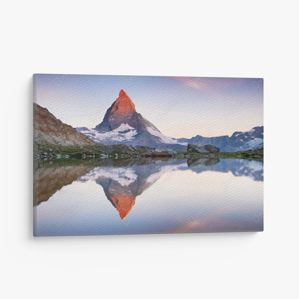 Obraz na płótnie Matterhorn o wschodzie słońca nad alpejskim jeziorem – Wallissimo® Obraz na płótnie Matterhorn o wschodzie słońca nad alpejskim jeziorem – Wallissimo®