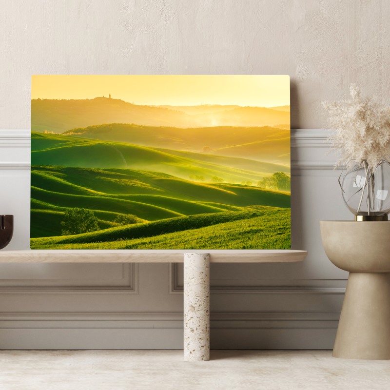 Obraz na płótnie złoty wschód słońca nad zielonymi falującymi wzgórzami – Wallissimo® Obraz na płótnie złoty wschód słońca nad zielonymi falującymi wzgórzami – Wallissimo®