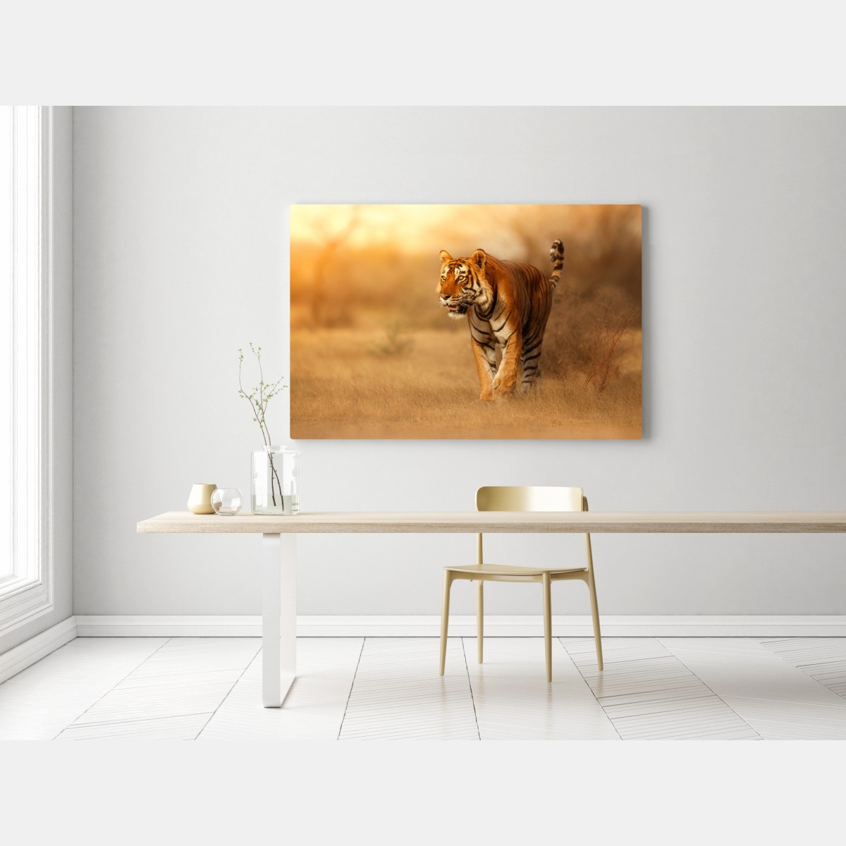 Obraz na płótnie majestatyczny tygrys w złotym świetle – Wallissimo® Obraz na płótnie majestatyczny tygrys w złotym świetle – Wallissimo®