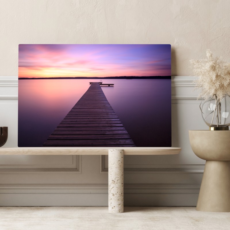 Obraz na płótnie spokojny pastelowy zachód nad jeziorem z pomostem – Wallissimo® Obraz na płótnie spokojny pastelowy zachód nad jeziorem z pomostem – Wallissimo®