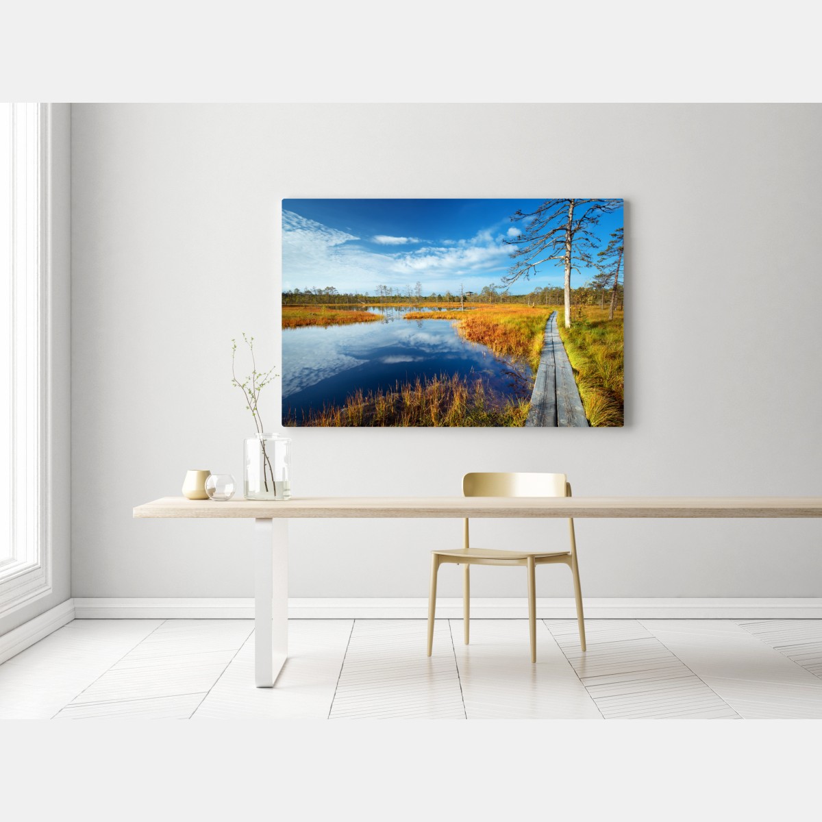 Obraz na płótnie jesienna kładka nad spokojnym torfowiskiem – Wallissimo® Obraz na płótnie jesienna kładka nad spokojnym torfowiskiem – Wallissimo®
