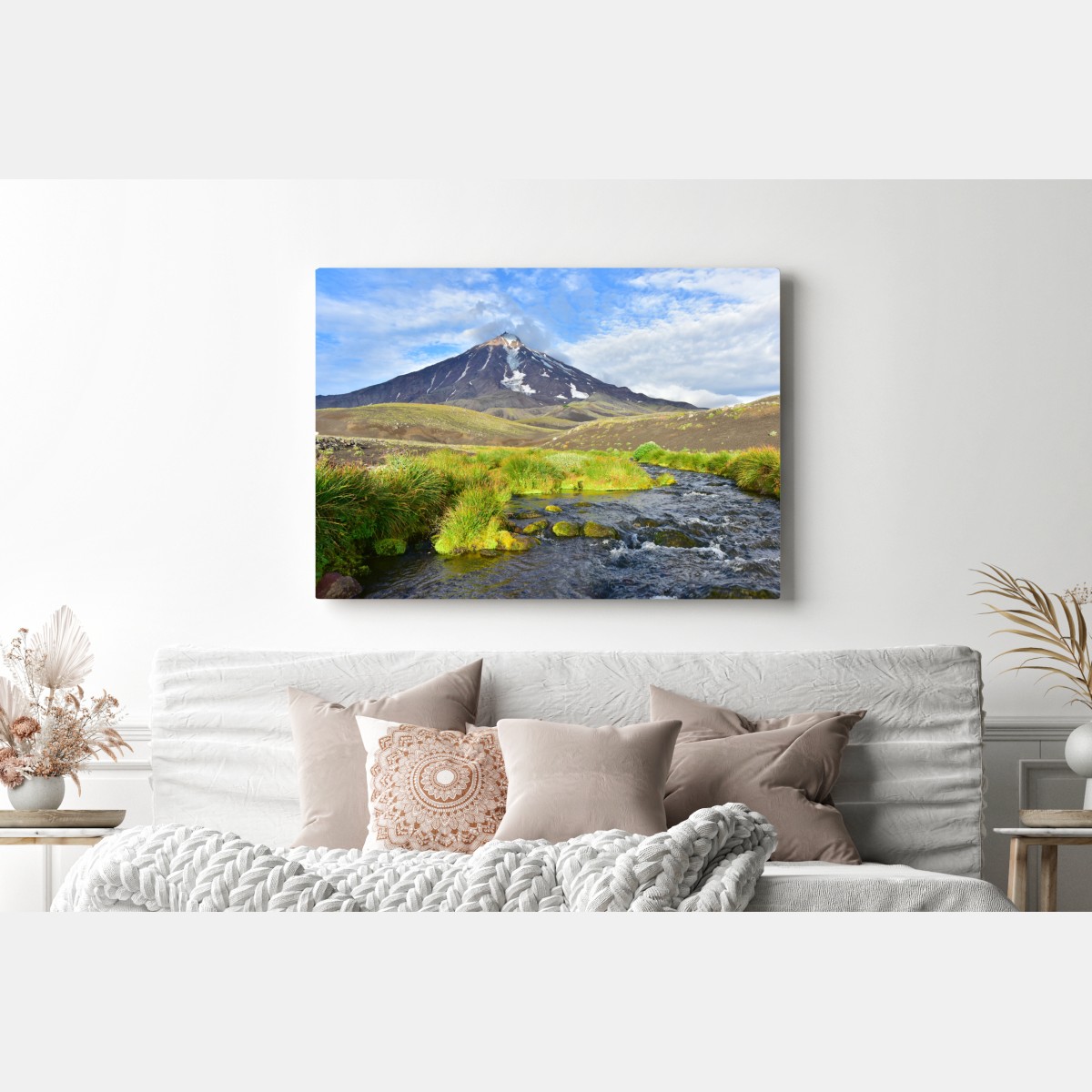 Obraz na płótnie widok na wulkan Koryaksky ze stoku północno-wschodniego – Wallissimo® Obraz na płótnie widok na wulkan Koryaksky ze stoku północno-wschodniego – Wallissimo®