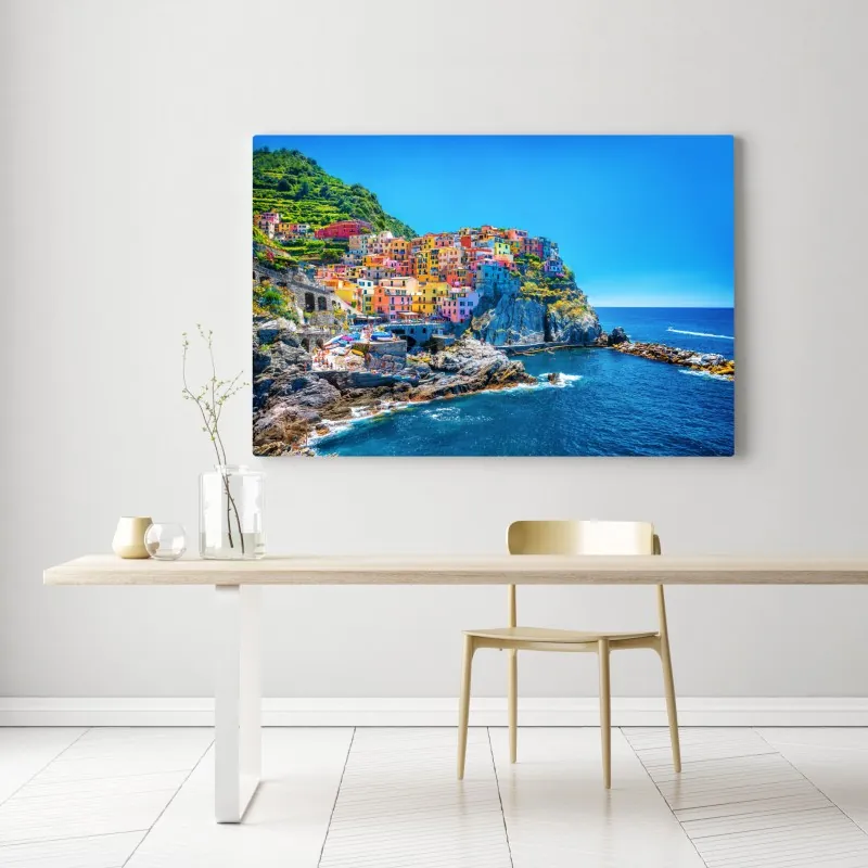 Obraz na płótnie kolorowa wioska na klifie nad morzem – Wallissimo® Obraz na płótnie kolorowa wioska na klifie nad morzem – Wallissimo®