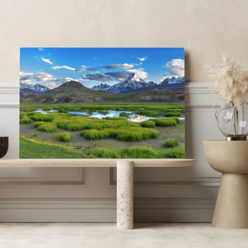 Obraz na płótnie spokojne jezioro górskie w Himalajach latem – Wallissimo® Obraz na płótnie spokojne jezioro górskie w Himalajach latem – Wallissimo®