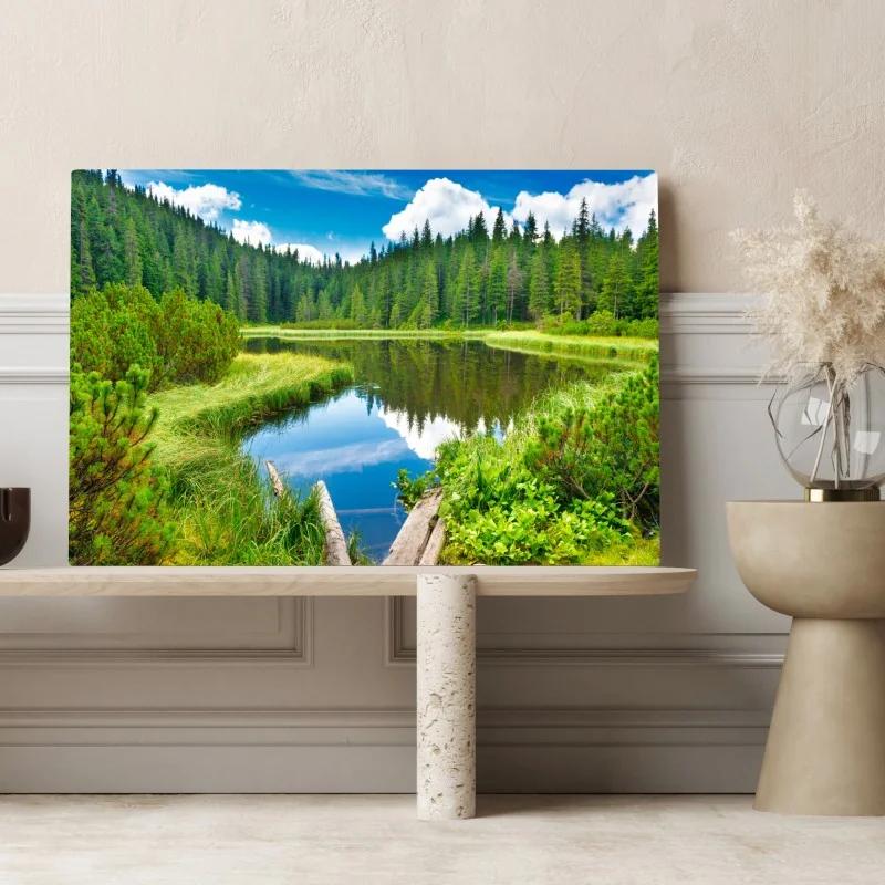 Obraz na płótnie spokojne jezioro leśne z drewnianym mostem – Wallissimo® Obraz na płótnie spokojne jezioro leśne z drewnianym mostem – Wallissimo®