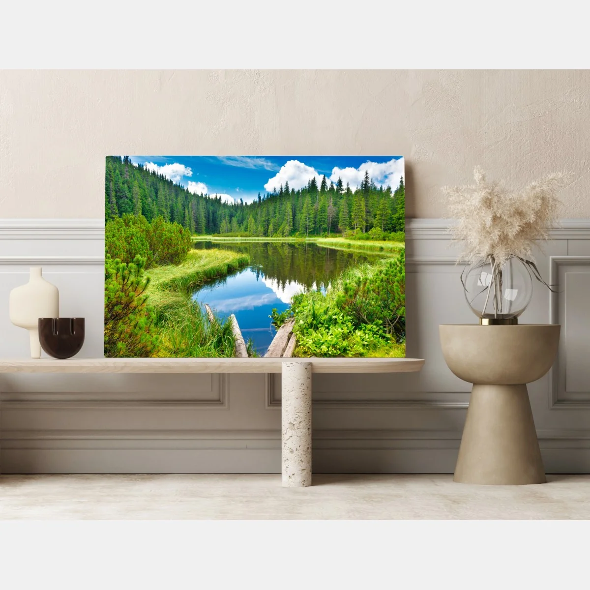 Obraz na płótnie spokojne jezioro leśne z drewnianym mostem – Wallissimo® Obraz na płótnie spokojne jezioro leśne z drewnianym mostem – Wallissimo®