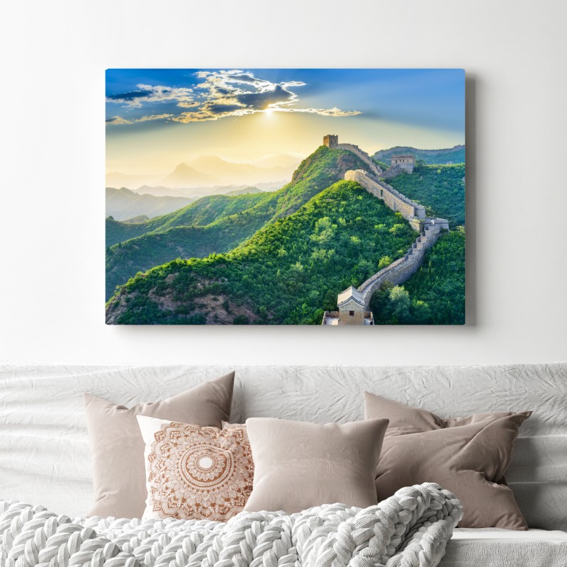 Obraz na płótnie Wielki Mur o świcie nad zielonymi górami – Wallissimo® Obraz na płótnie Wielki Mur o świcie nad zielonymi górami – Wallissimo®