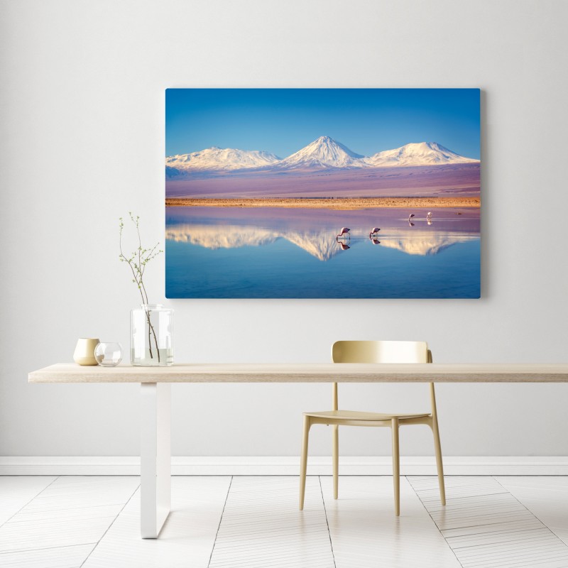 Obraz na płótnie Laguna Chaxa z flamingami i Licancabur – Wallissimo® Obraz na płótnie Laguna Chaxa z flamingami i Licancabur – Wallissimo®