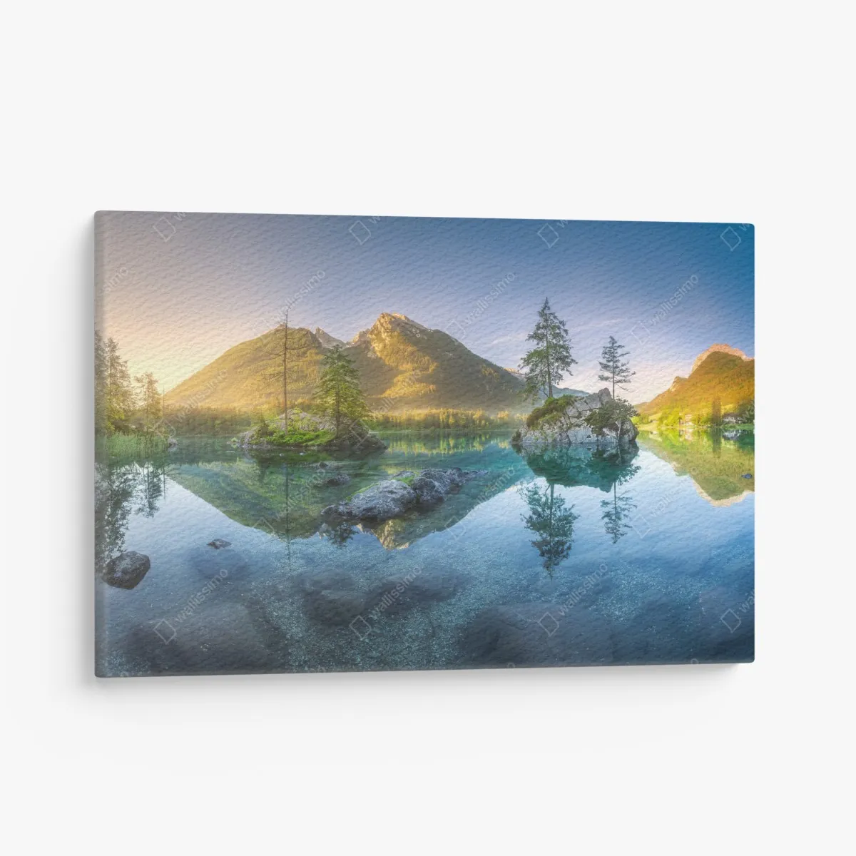 Obraz na płótnie alpejskie jezioro o wschodzie słońca z lustrzanym odbiciem – Wallissimo® Obraz na płótnie alpejskie jezioro o wschodzie słońca z lustrzanym odbiciem – Wallissimo®