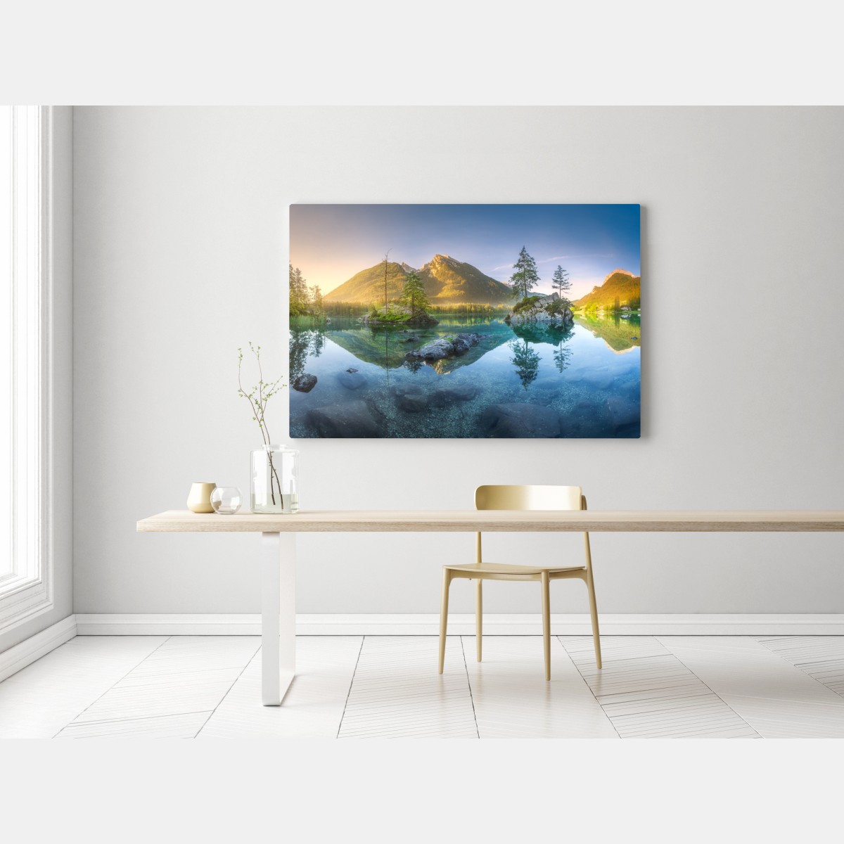 Obraz na płótnie alpejskie jezioro o wschodzie słońca z lustrzanym odbiciem – Wallissimo® Obraz na płótnie alpejskie jezioro o wschodzie słońca z lustrzanym odbiciem – Wallissimo®