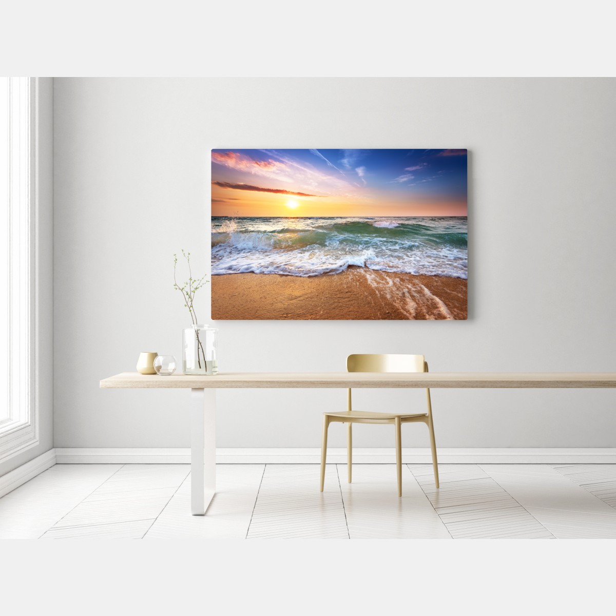Obraz na płótnie złoty zachód słońca na plaży nad falami – Wallissimo® Obraz na płótnie złoty zachód słońca na plaży nad falami – Wallissimo®