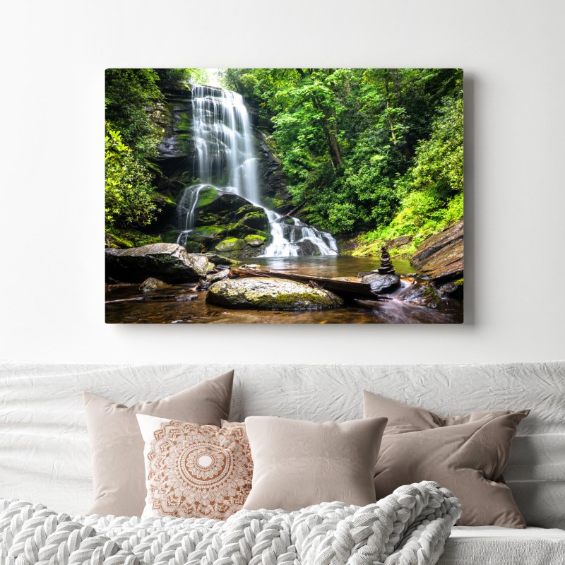 Obraz na płótnie spokojny wodospad w lesie – Wallissimo® Obraz na płótnie spokojny wodospad w lesie – Wallissimo®