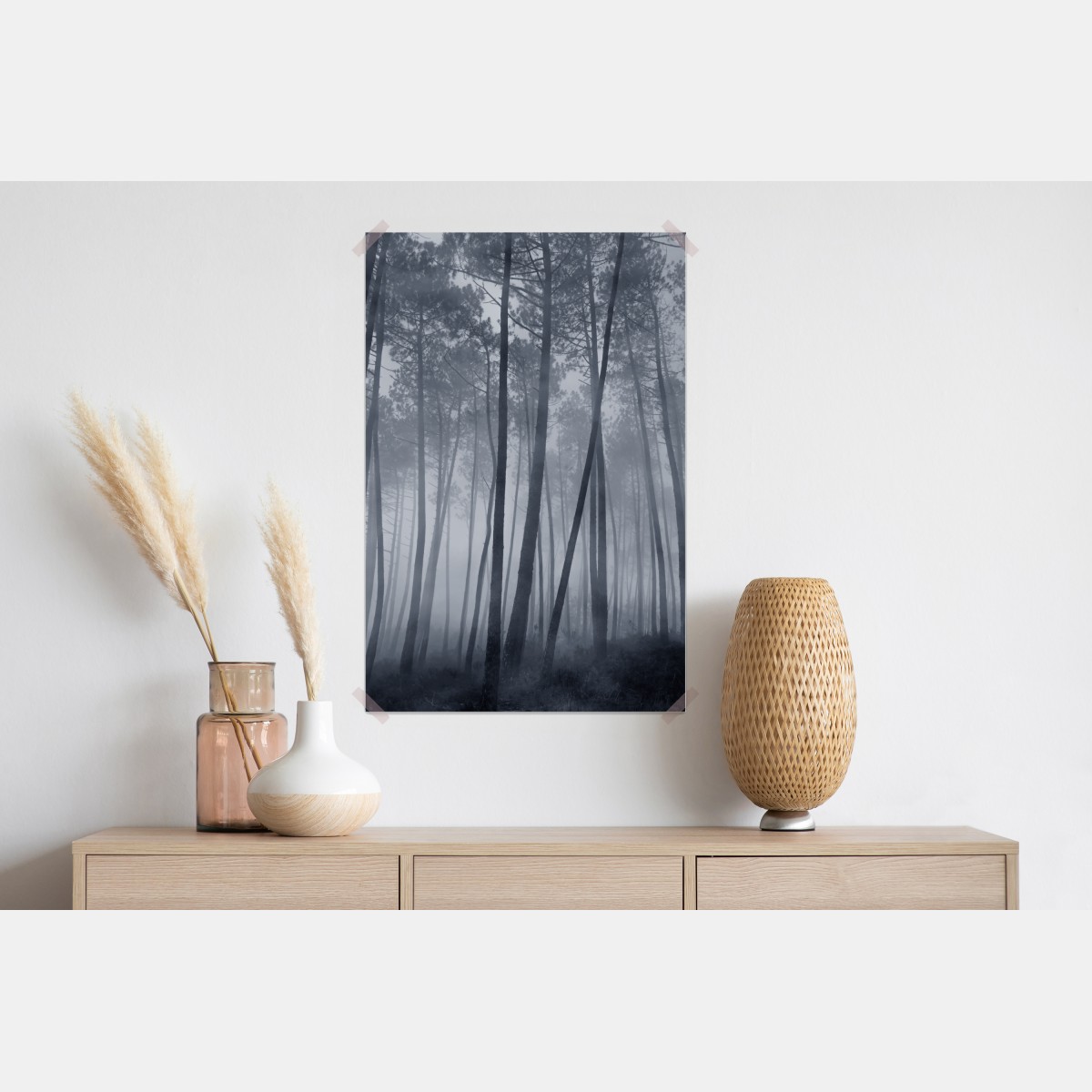 Plakat mglisty sosnowy las nocą – Wallissimo® Plakat mglisty sosnowy las nocą – Wallissimo®