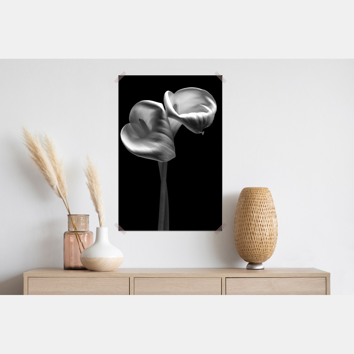 Plakat eleganckie kielichy kalii w monochromie – Wallissimo® Plakat eleganckie kielichy kalii w monochromie – Wallissimo®