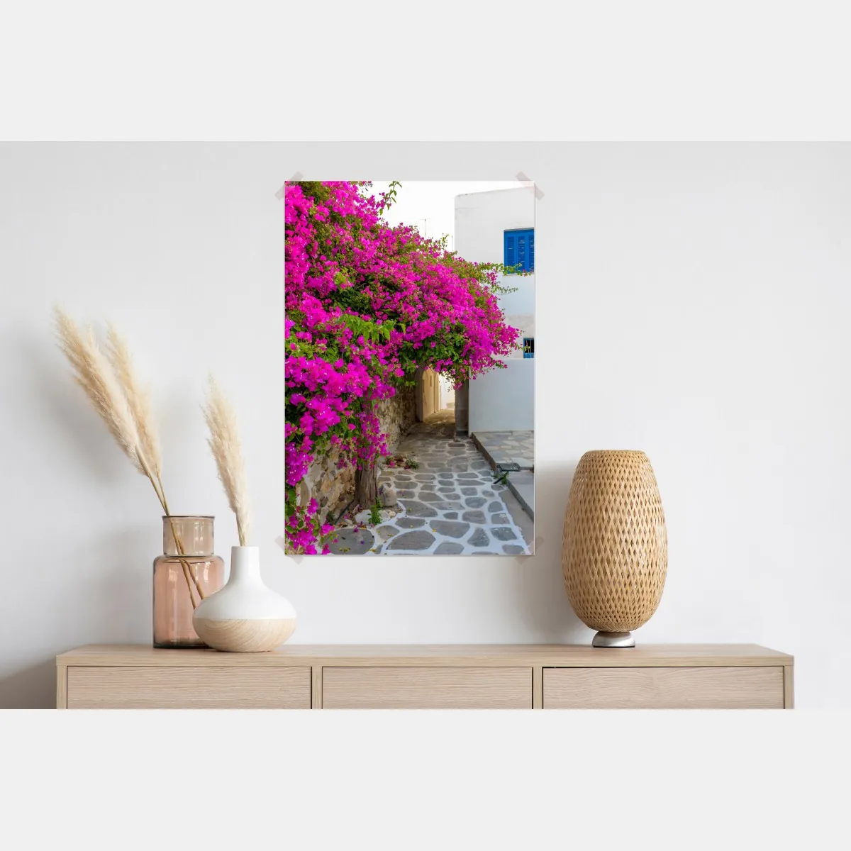 Plakat kwitnąca bugenwilla w uliczce Naousa – Wallissimo® Plakat kwitnąca bugenwilla w uliczce Naousa – Wallissimo®