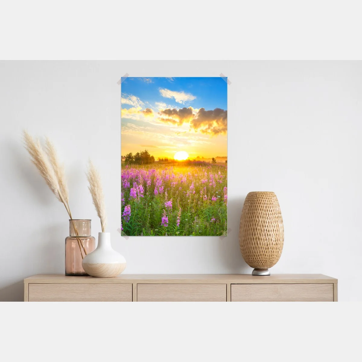 Plakat wschód słońca nad łąką pełną fioletowych kwiatów – Wallissimo® Plakat wschód słońca nad łąką pełną fioletowych kwiatów – Wallissimo®