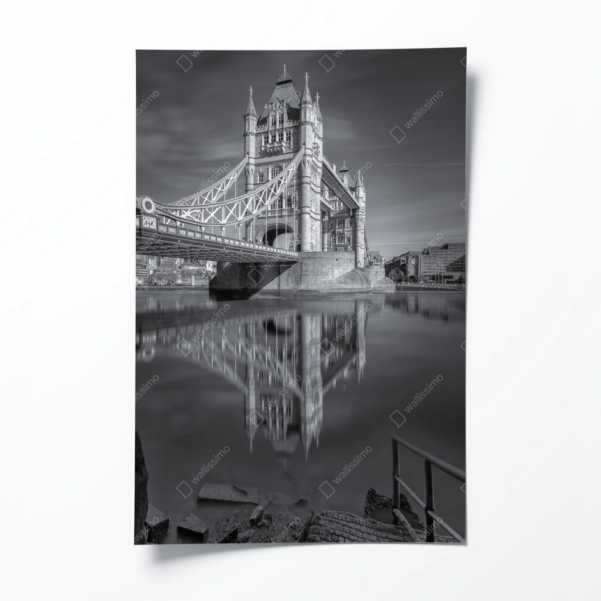 Plakat Tower Bridge odbicie w odcieniach szarości – Wallissimo® Plakat Tower Bridge odbicie w odcieniach szarości – Wallissimo®