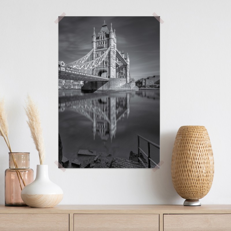 Plakat Tower Bridge odbicie w odcieniach szarości – Wallissimo® Plakat Tower Bridge odbicie w odcieniach szarości – Wallissimo®