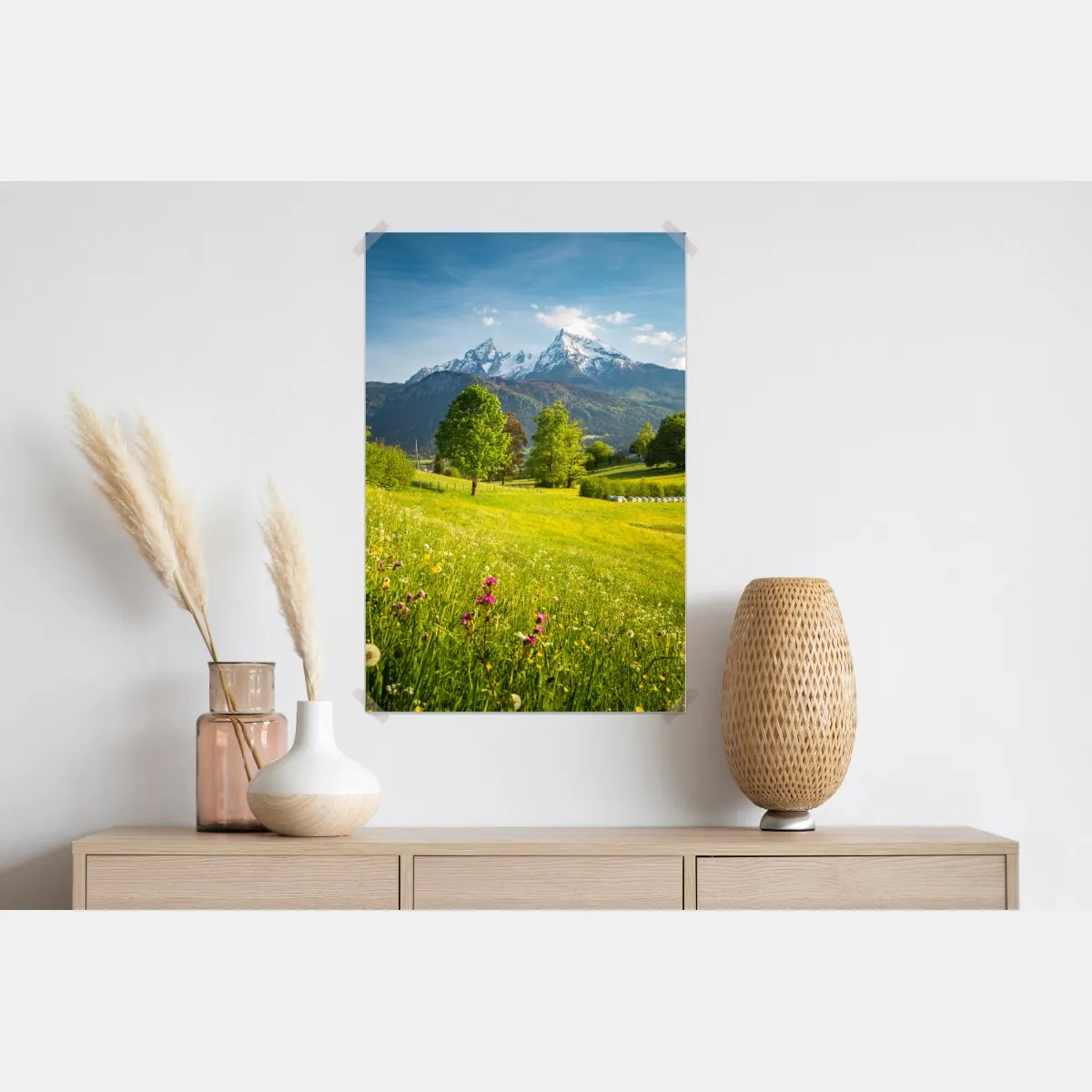 Plakat alpejska wiosenna łąka pod śnieżnymi szczytami – Wallissimo® Plakat alpejska wiosenna łąka pod śnieżnymi szczytami – Wallissimo®