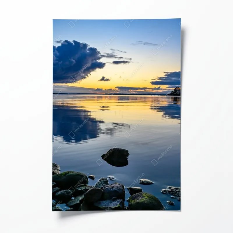 Plakat spokojne nadmorskie odbicie zachodu słońca