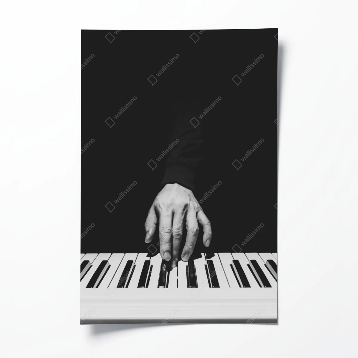 Plakat monochromatyczne zbliżenie ręki przy pianinie – Wallissimo® Plakat monochromatyczne zbliżenie ręki przy pianinie – Wallissimo®
