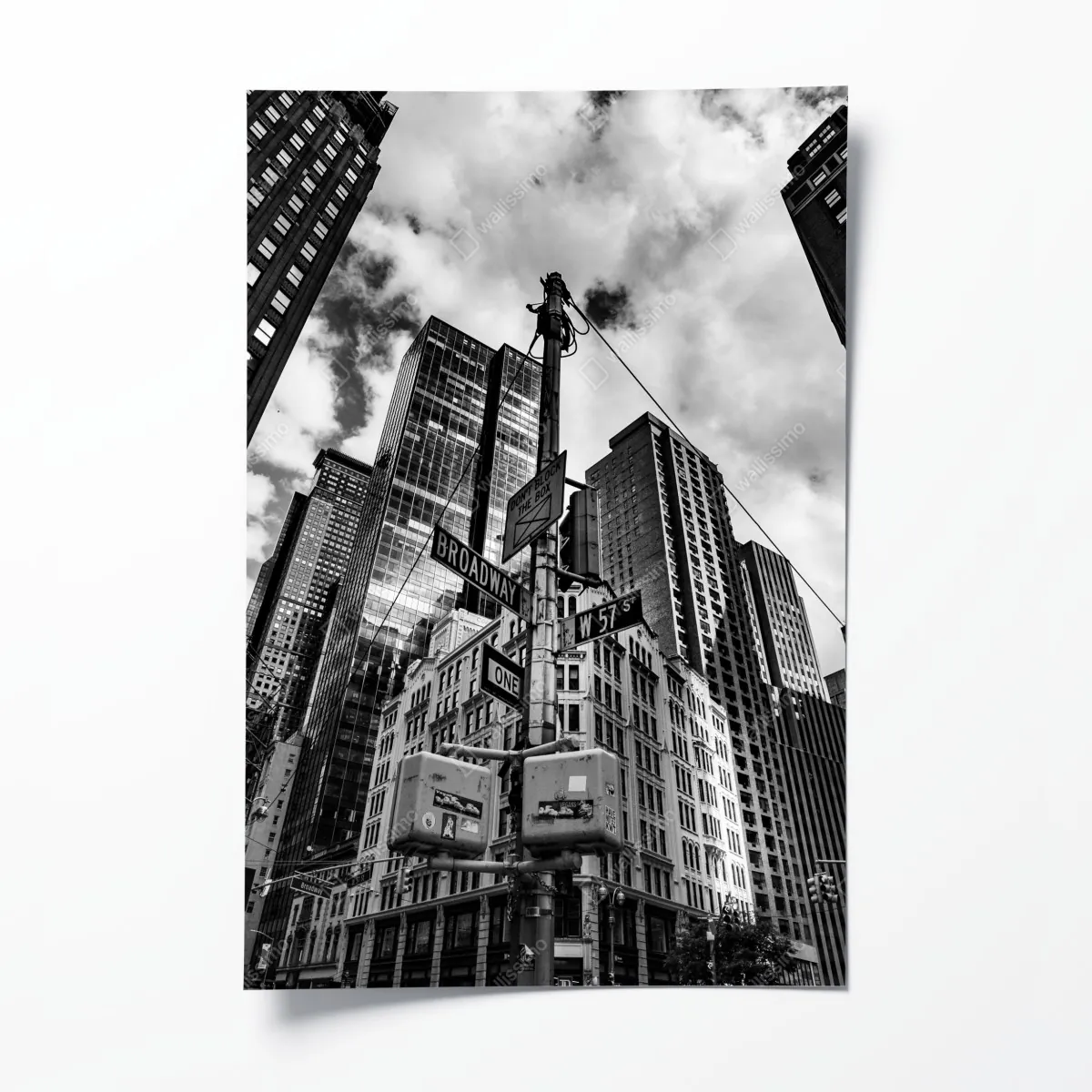 Plakat Broadway i W 57 St — miejska panorama w czerni i bieli – Wallissimo® Plakat Broadway i W 57 St — miejska panorama w czerni i bieli – Wallissimo®