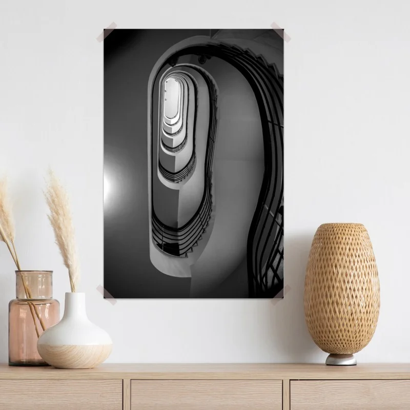 Plakat spiralne schody w perspektywie czarno-białe – Wallissimo® Plakat spiralne schody w perspektywie czarno-białe – Wallissimo®
