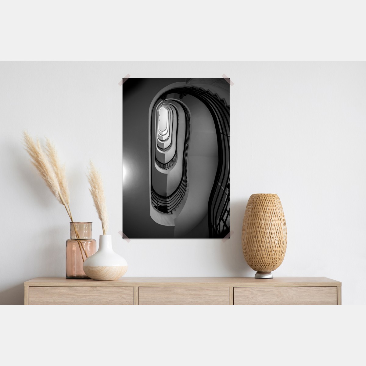 Plakat spiralne schody w perspektywie czarno-białe – Wallissimo® Plakat spiralne schody w perspektywie czarno-białe – Wallissimo®