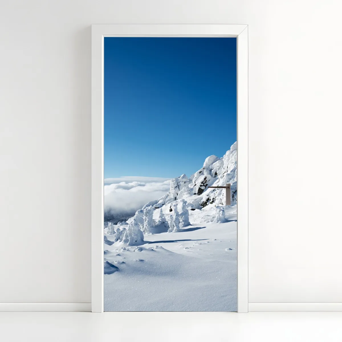 Naklejka na drzwi spokojny zimowy krajobraz górski – Wallissimo® Naklejka na drzwi spokojny zimowy krajobraz górski – Wallissimo®